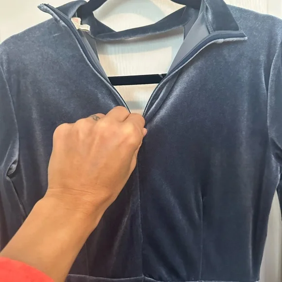 Gianni Bini Velvet Deep V Neck Romper XS - Picture 8 of 14